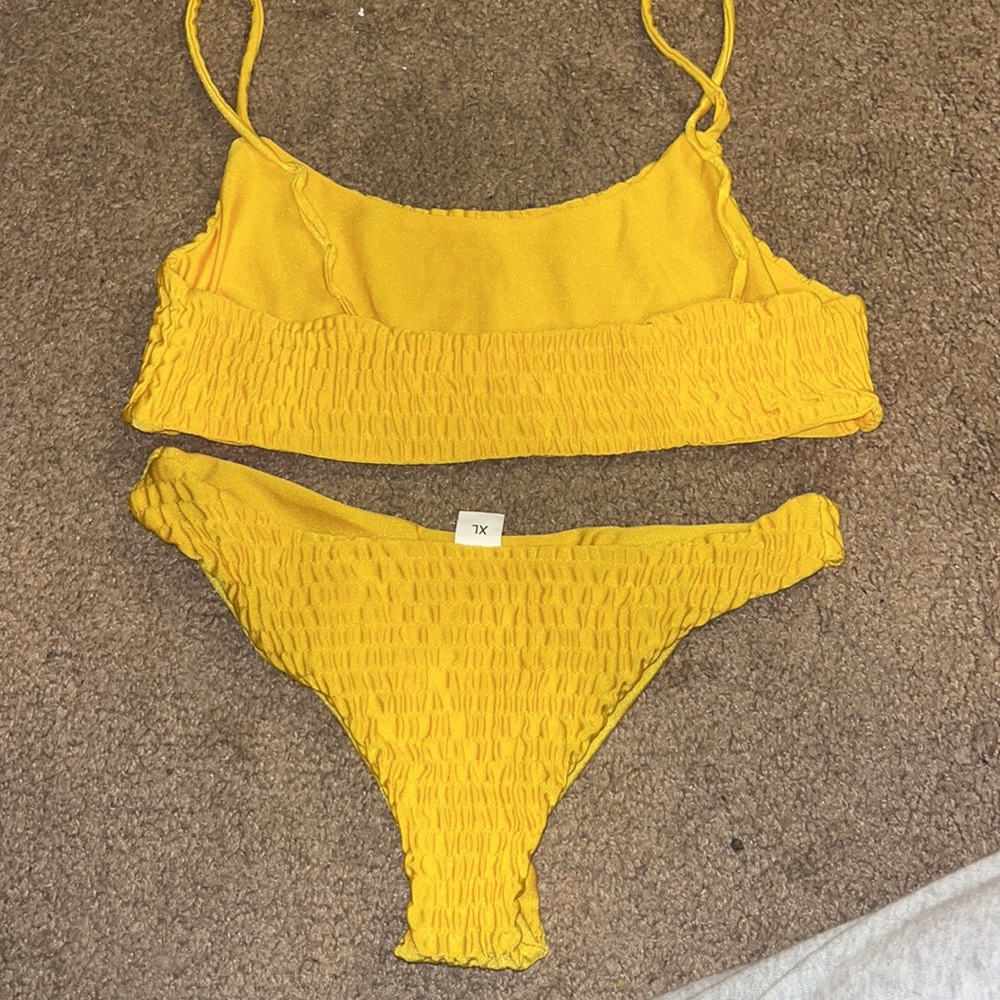 Mini yellow bikini - Picture 4 of 5